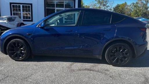 TESLA MODEL Y 2021 5YJYGDEE2MF257856 image